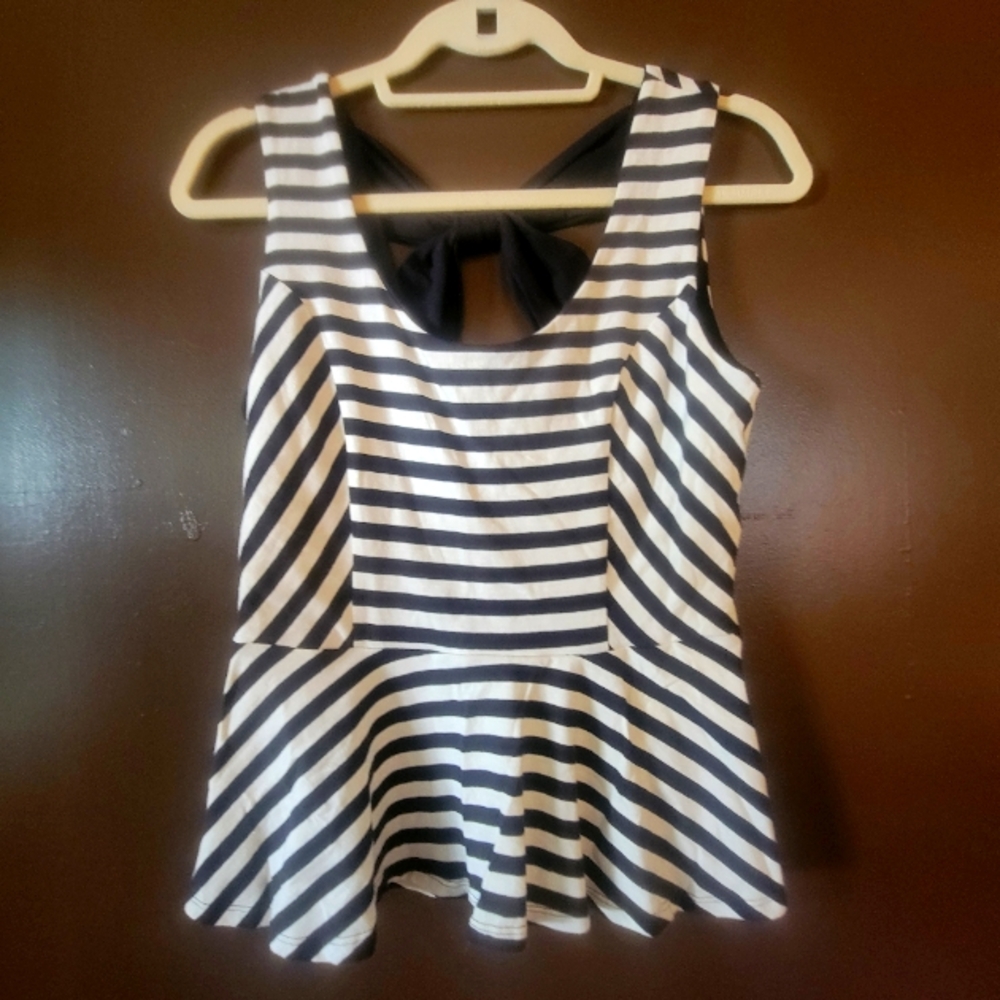 Monteau Black/White Stripe Sleeveless Top Size Large